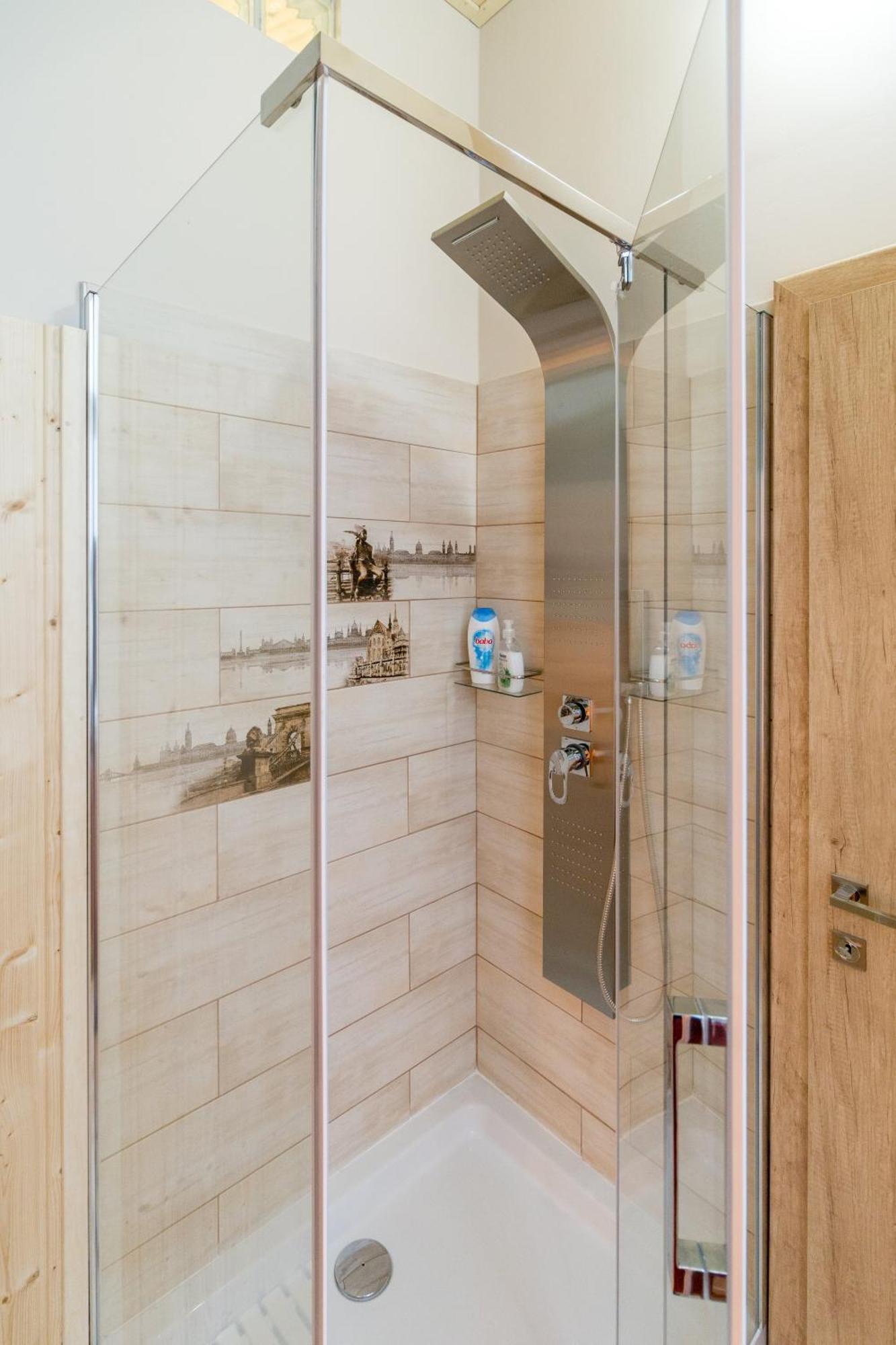 בודפשט Exlcusive & City Central Located Suite By Prestige Homes מראה חיצוני תמונה